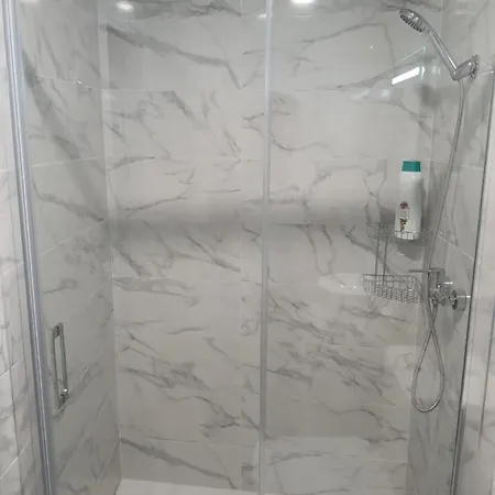 Apartamento Fantastico Piso A 5 Minutos De La Estacion De Bus Y Tren A Metros De La Playa