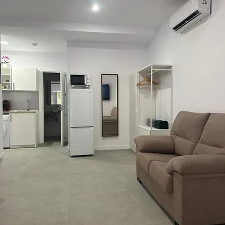 Apartamento Fantastico Piso A 5 Minutos De La Estacion De Bus Y Tren A Metros De La Playa *