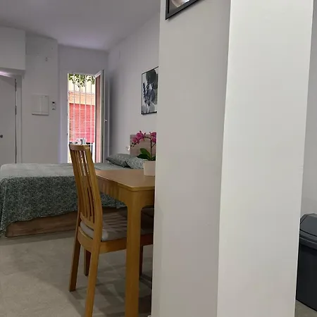 Fantastico Piso A 5 Minutos De La Estacion De Bus Y Tren A Metros De La Playa Apartamento