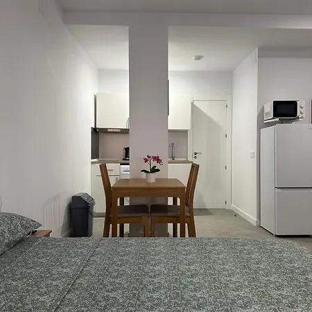 Fantastico Piso A 5 Minutos De La Estacion De Bus Y Tren A Metros De La Playa Apartamento Málaga