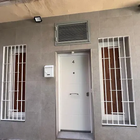 Apartamento Fantastico Piso A 5 Minutos De La Estacion De Bus Y Tren A Metros De La Playa *